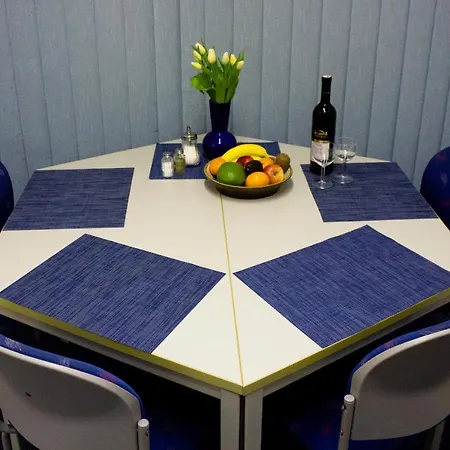 Apartment Blue In Beautiful Style Garden With Atmosphere Prague