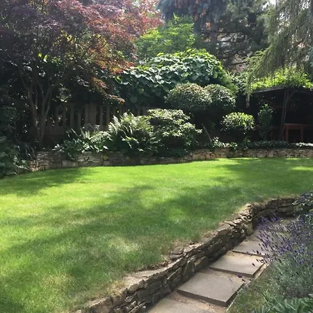 Apartment Blue In Beautiful Style Garden With Atmosphere Prague