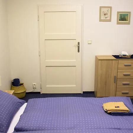 Apartment Blue In Beautiful Style Garden With Atmosphere Prague